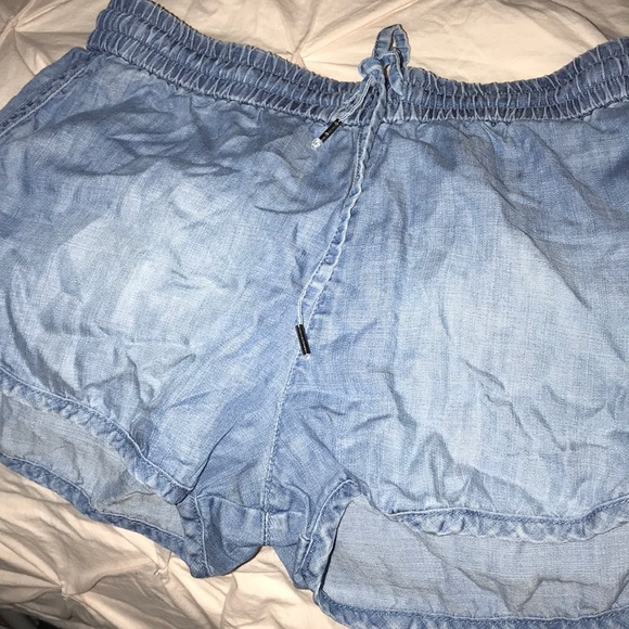 H&M Jean Shorts - Picture 1 of 3